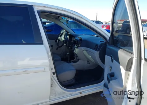 2009 Hyundai Accent Gls z USA, uszkodzony, nr VIN KMHCN46CX9U375046